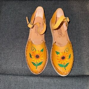 Sunflower Embroidered Yellow Women's Mexican Sandals